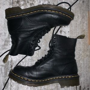 DOC MARTENS 1460 WOMEN'S PASCAL VIRGINIA LEATHER BOOTS